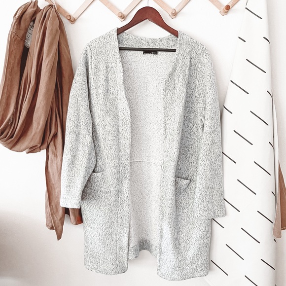 Zara Sweaters - Zara W&B Minimal Gray Fuzzy Cardigan